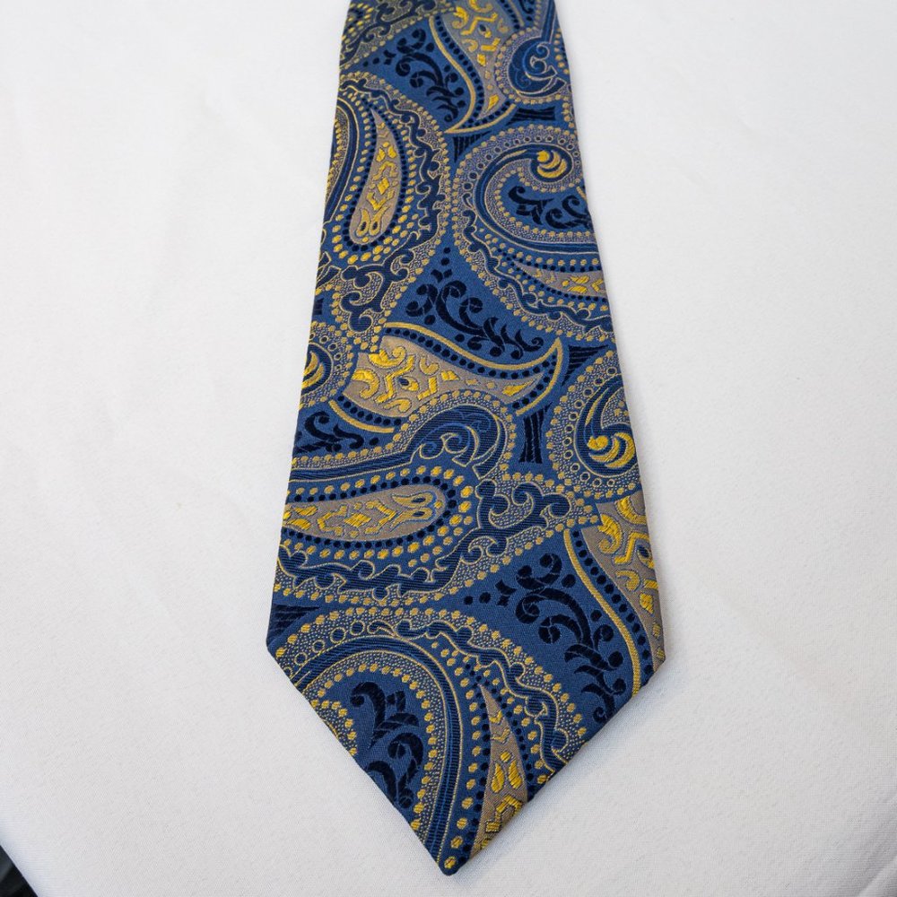 XMI Tie 100% Silk Awesome Pattern 58 x 4